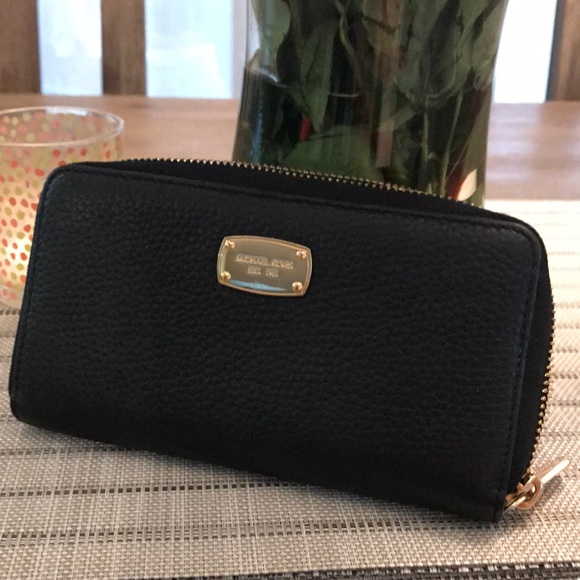 Michael Kors Handbags - Black small Michael Kors wallet